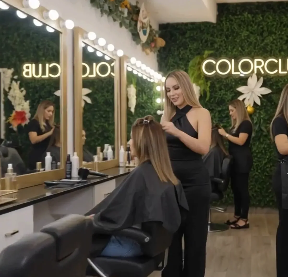Puestos de maquillaje del estudio Color Club